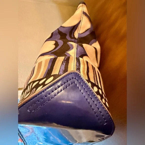 Coach Poppy Floral Navy and Cream Tote Bag - Picture 7 of 13